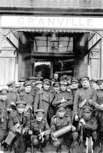 National army soldiers outside the Granville Hotel, July 1922